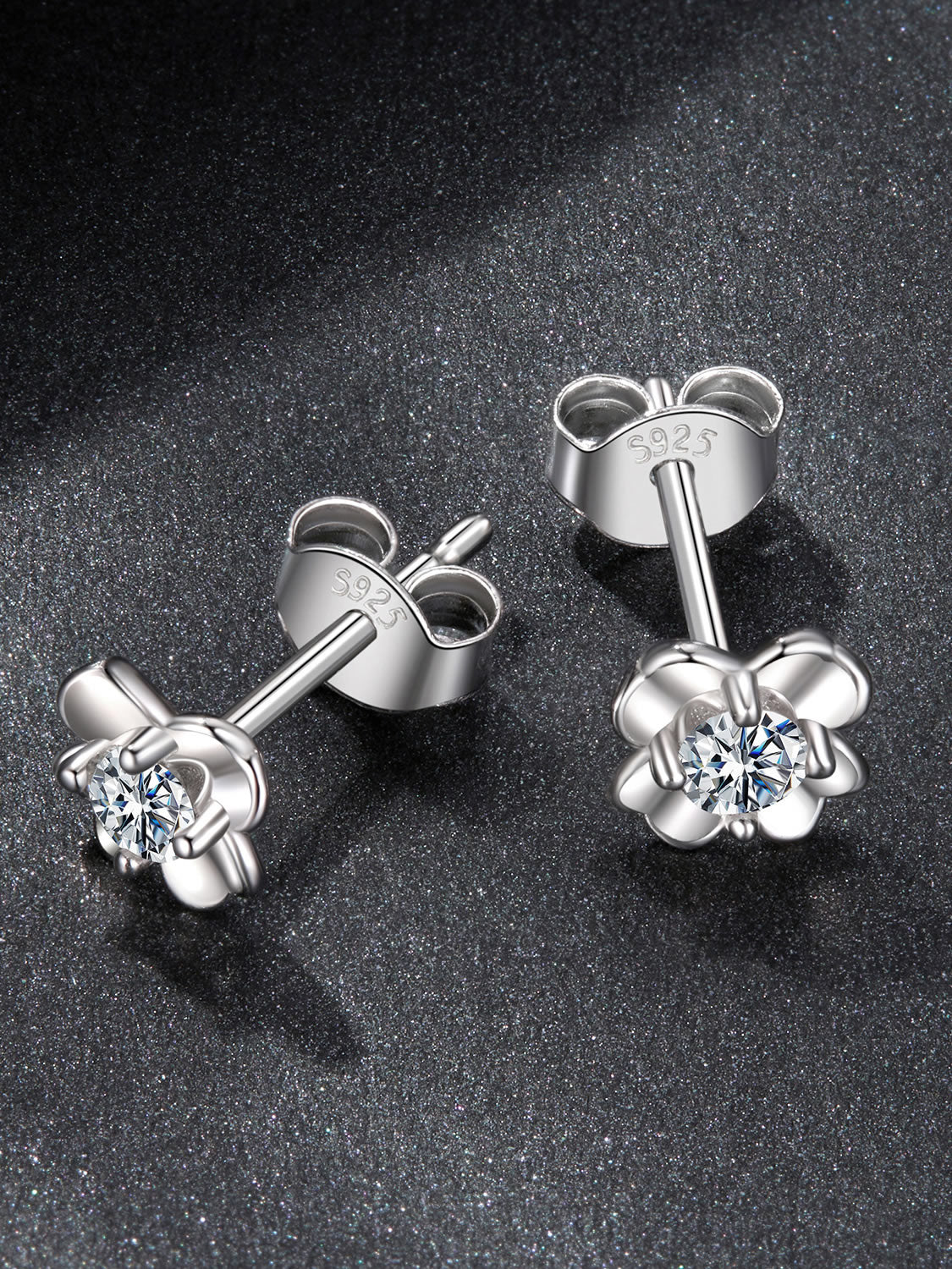 Cercei din Argint Moissanite Blossom Glow