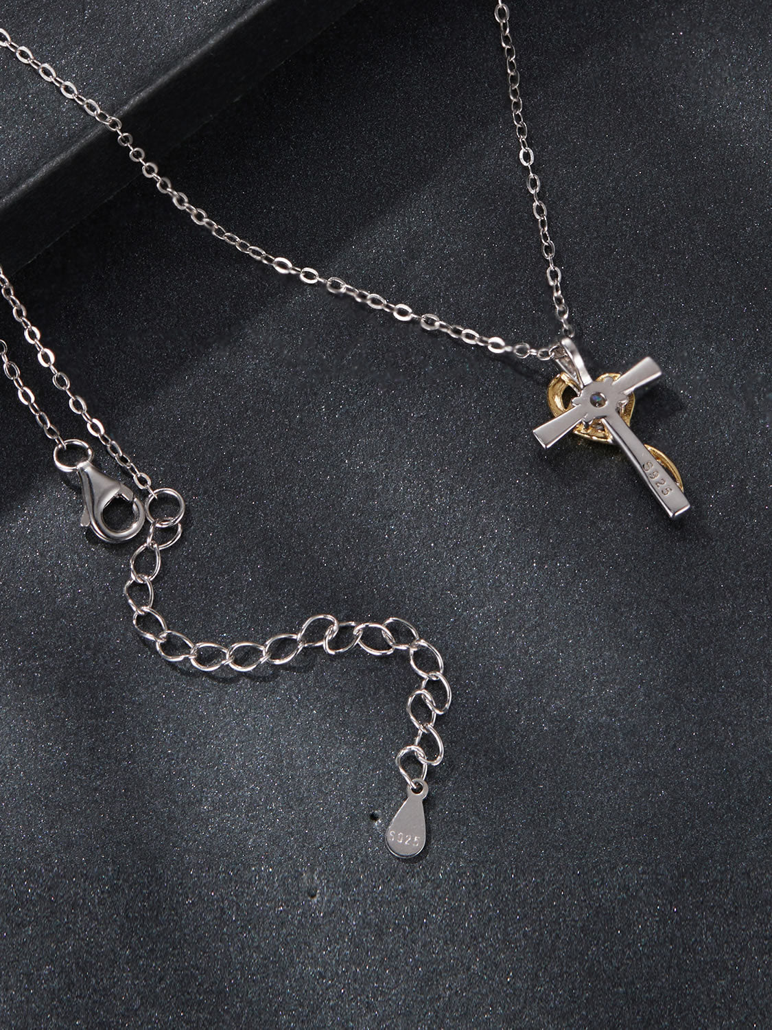 Colier din Argint Moissanite Cross of Light