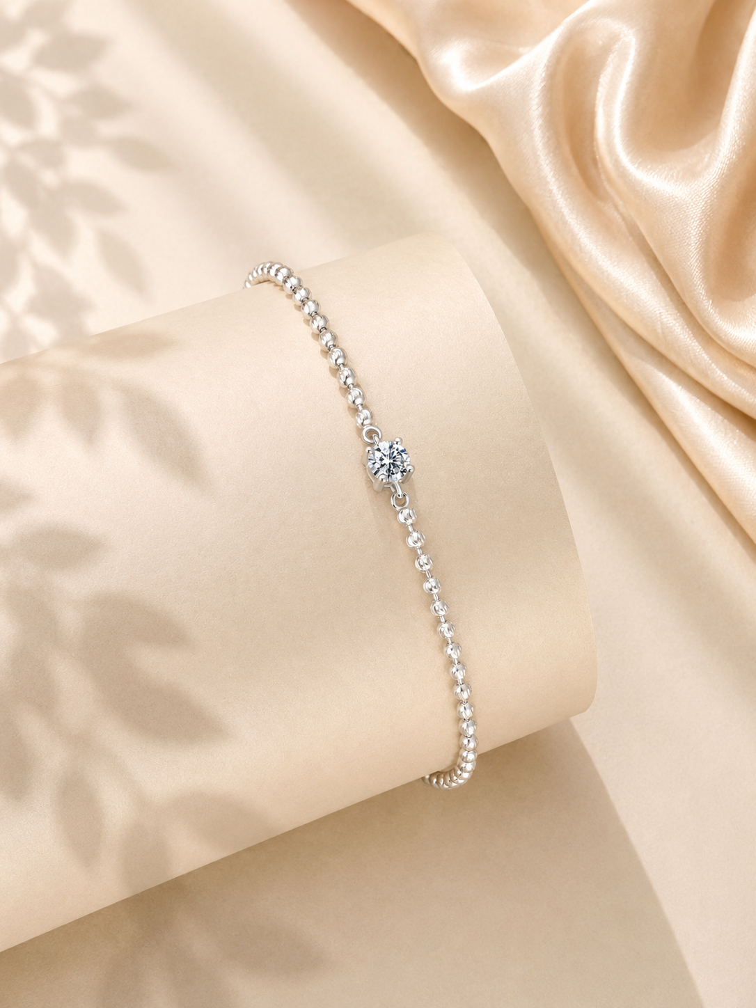 Brățară fină din argint ideală pentru layering cu moissanite