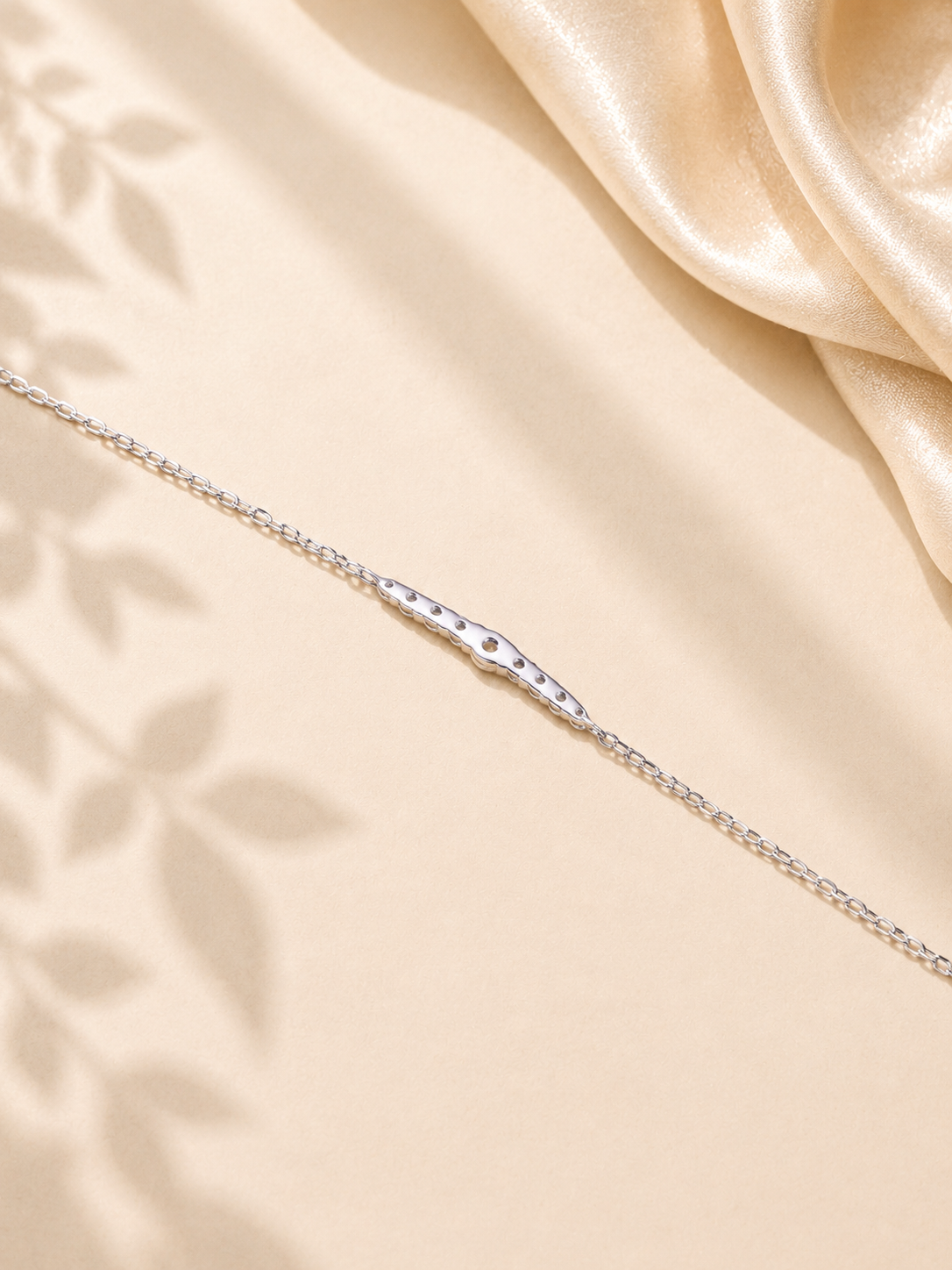 Brățară din argint cu moissanite ideală pentru cadou elegant spate