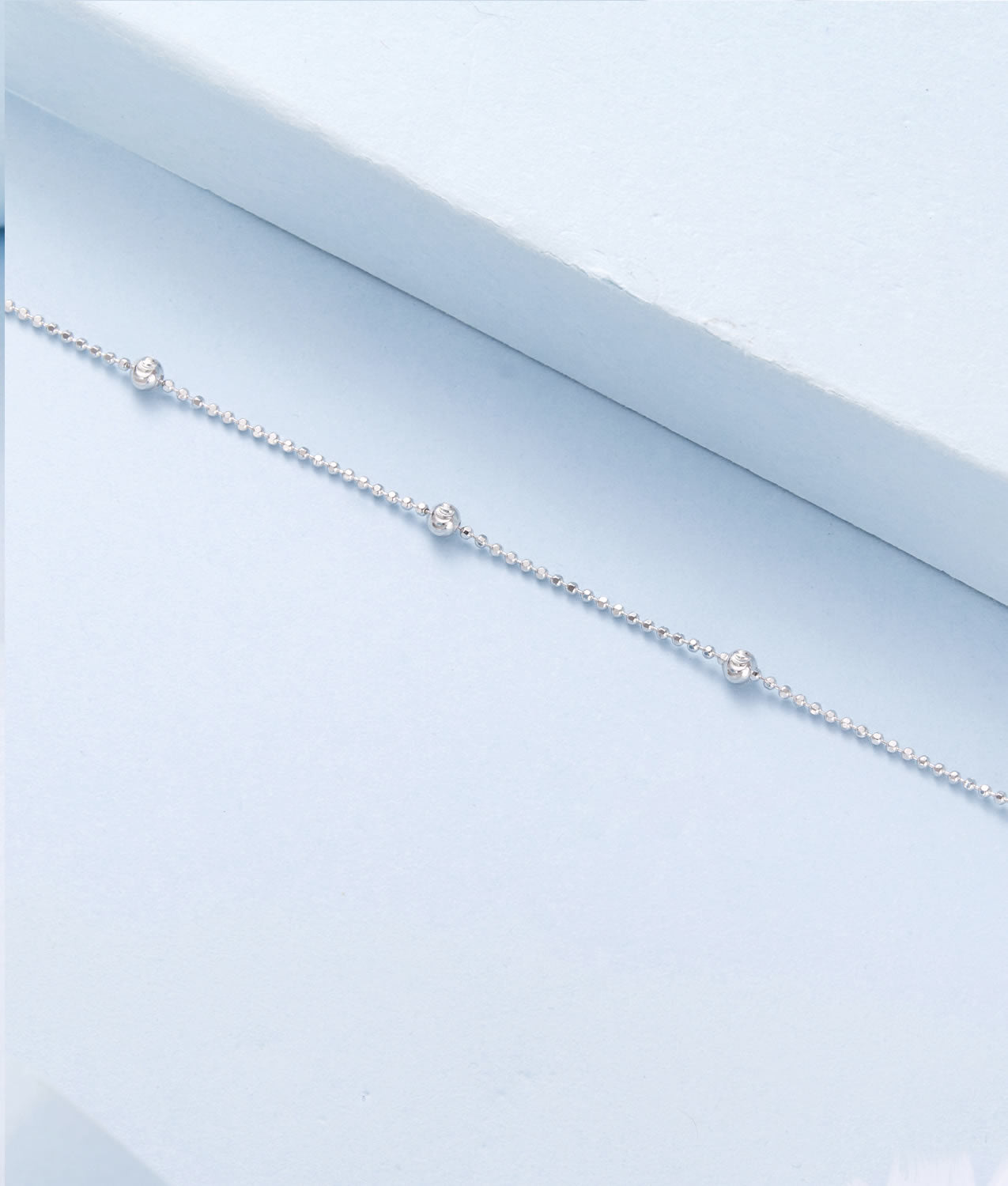 Brățară delicată din argint pentru femei cu bile