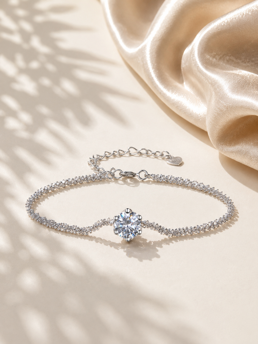 Brățară elegantă din argint cu moissanite strălucitor