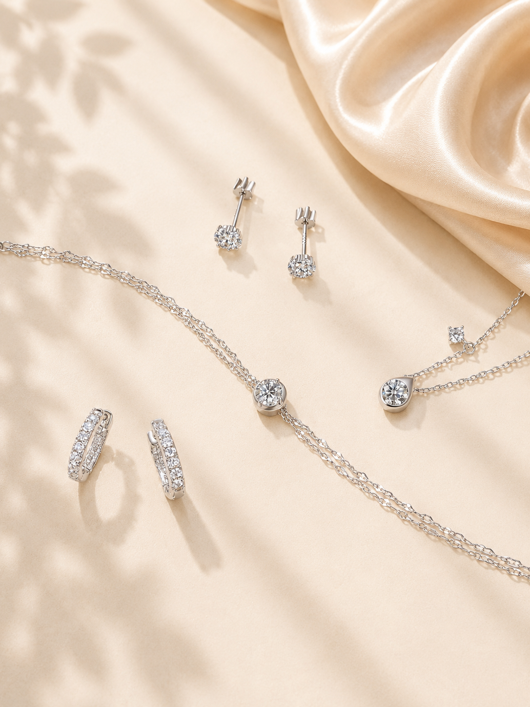 Brățară din argint cu lanț dublu și piatră moissanite centrală elegantă