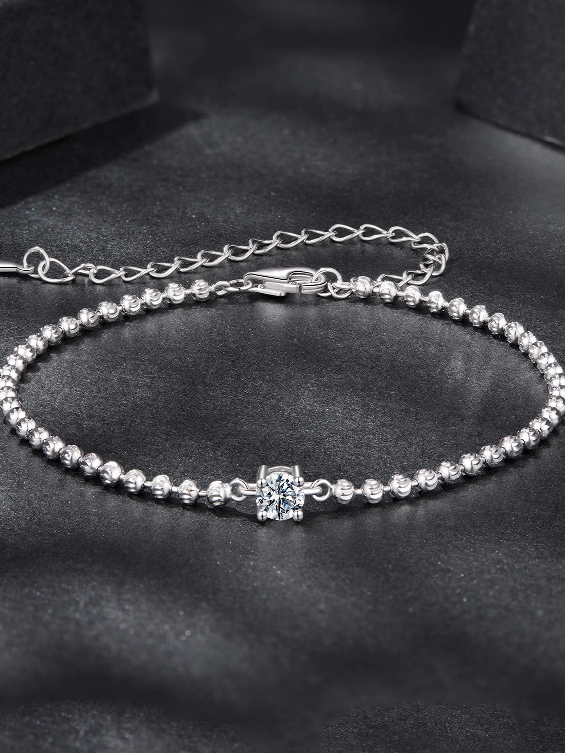 Brățară elegantă din argint cu moissanite pentru cadou