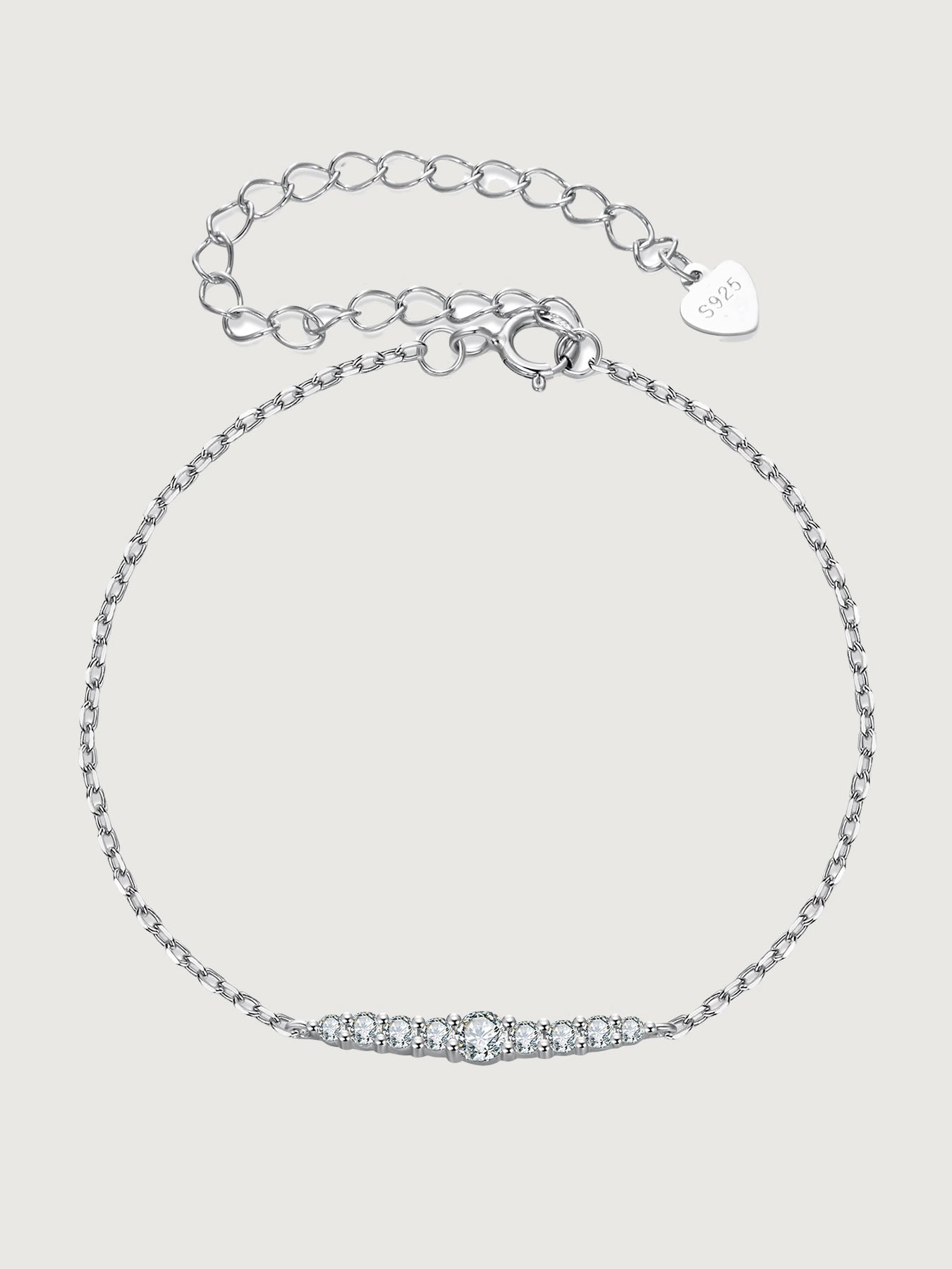 Brățară din argint cu linie fină de moissanite Elegant Line