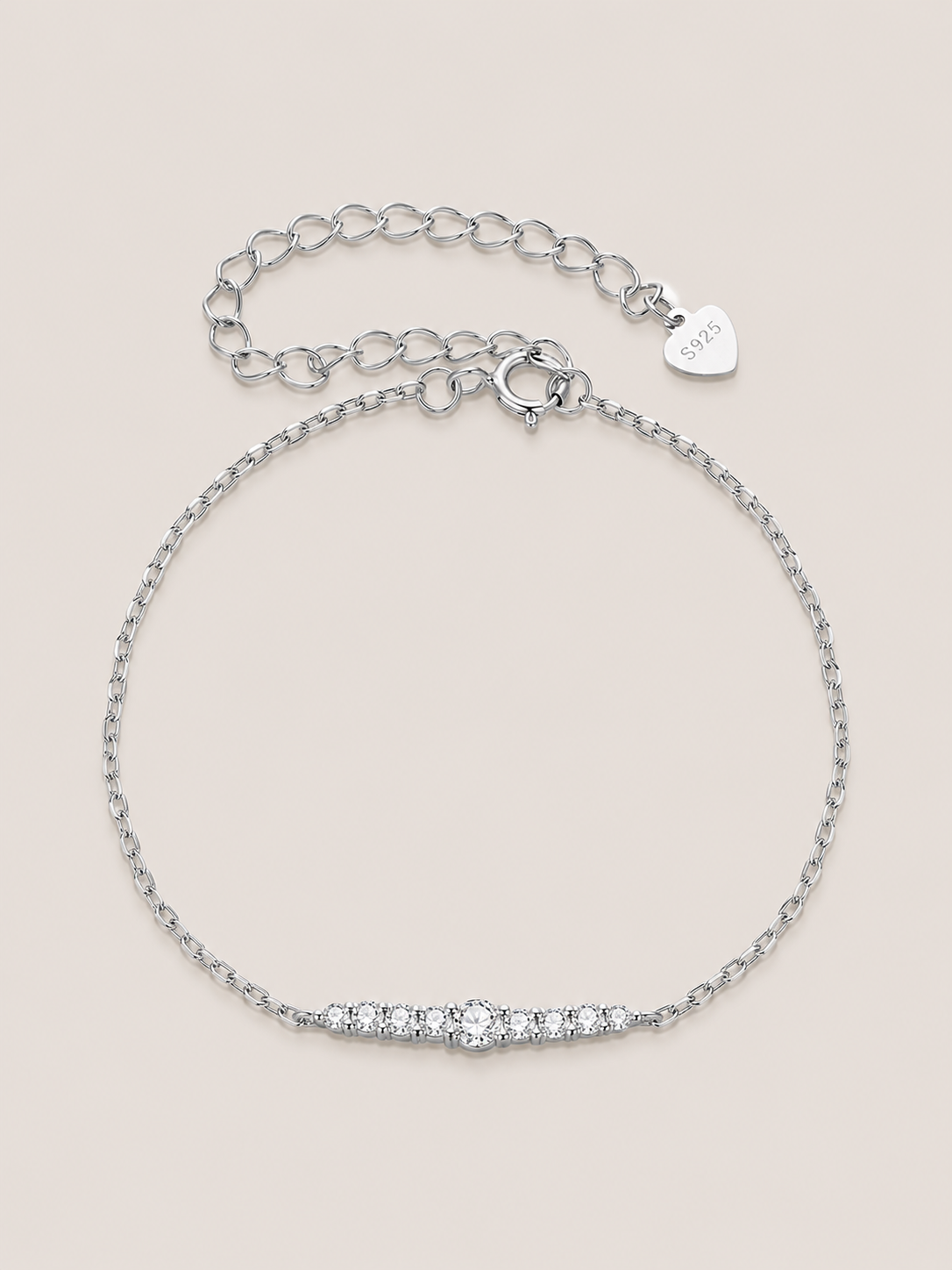 Brățară din argint cu linie fină de moissanite Elegant Line