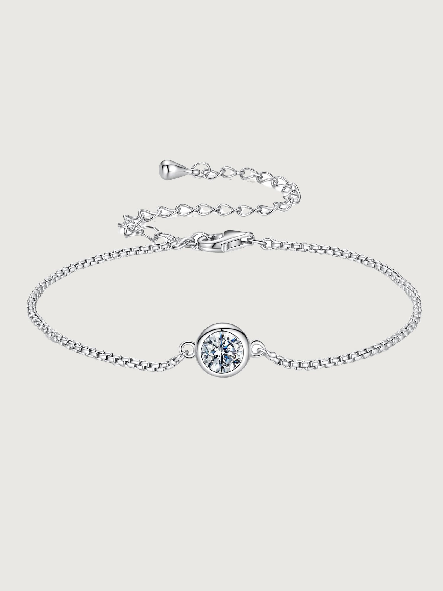 Brățară din argint cu moissanite halo elegant