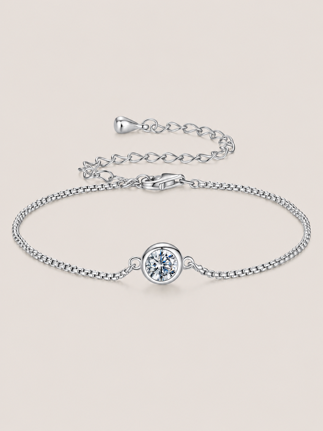 Brățară din argint cu moissanite halo elegant