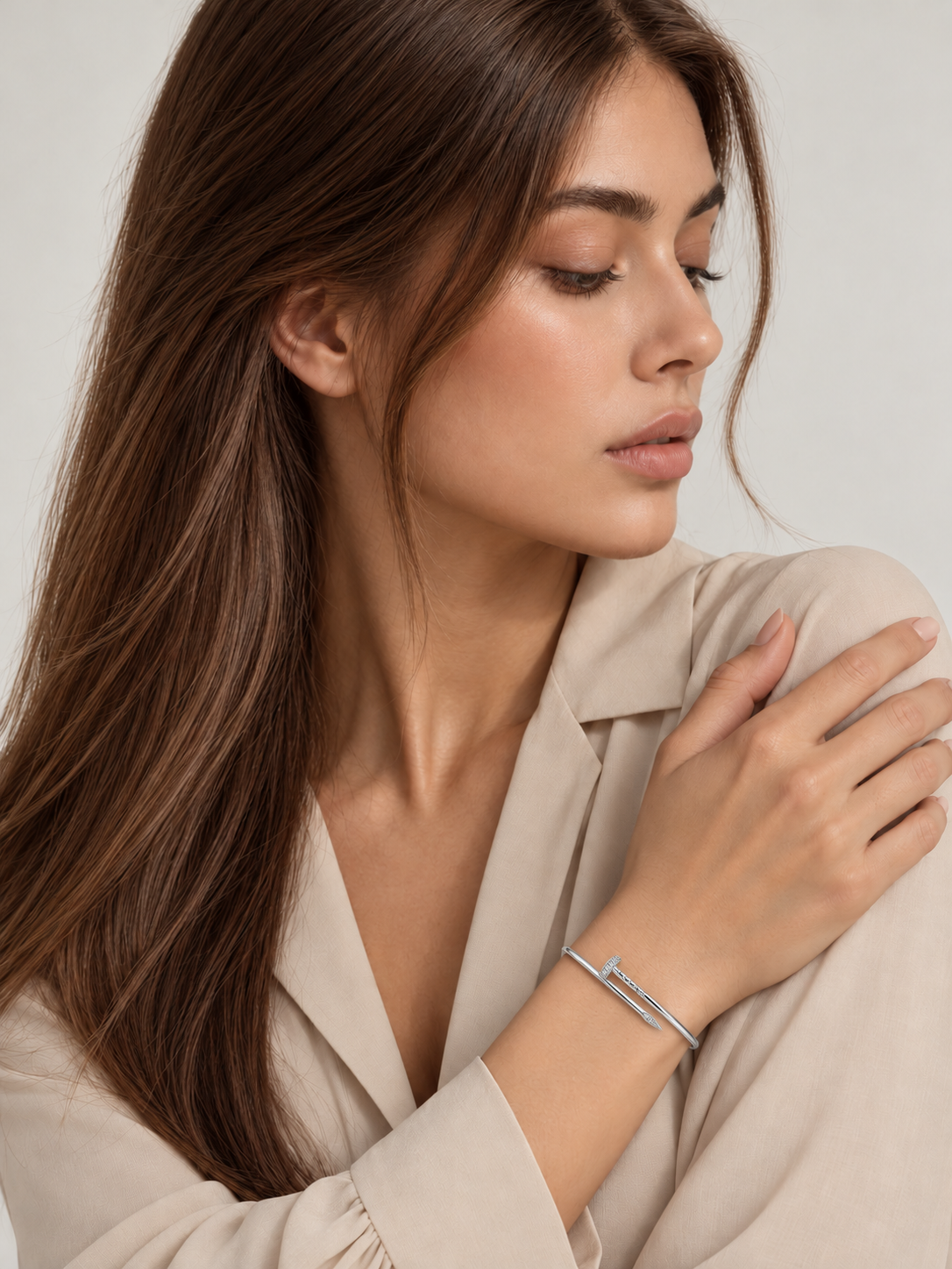 Brățară din Argint Moissanite Silver Nail Éclat pe model