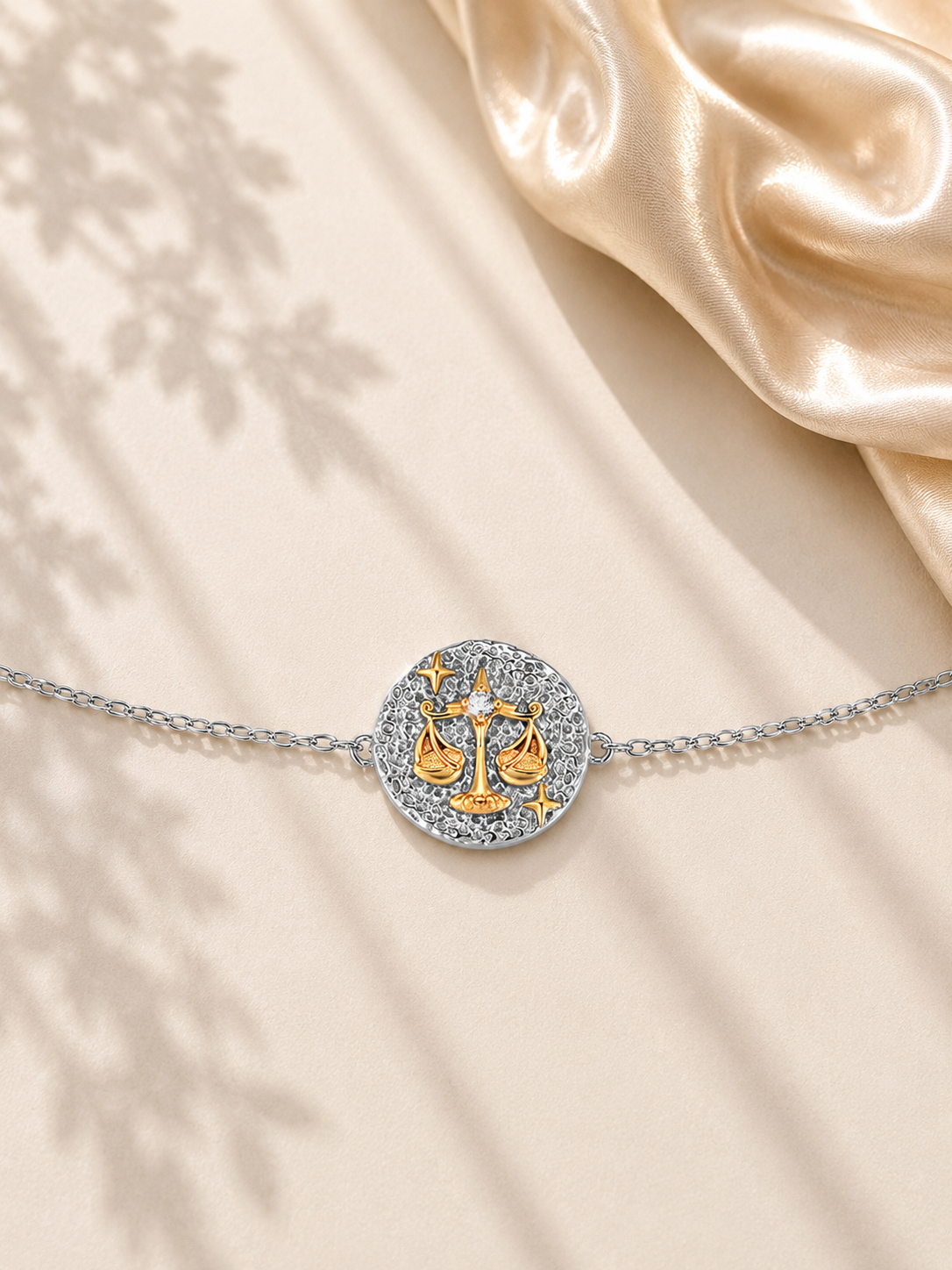 Brățară elegantă Balanță cu moissanite de 0,03 ct
