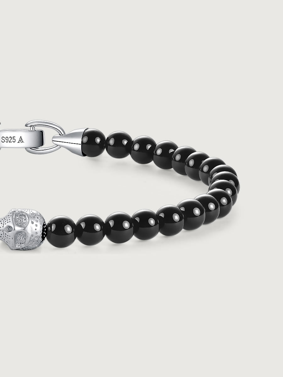 Detaliu bratara onix cu craniu argint 925