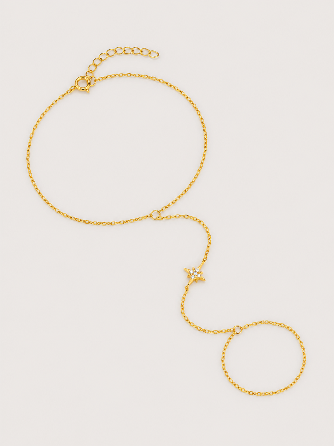 Brățară hand chain aurie cu stea și zirconii
