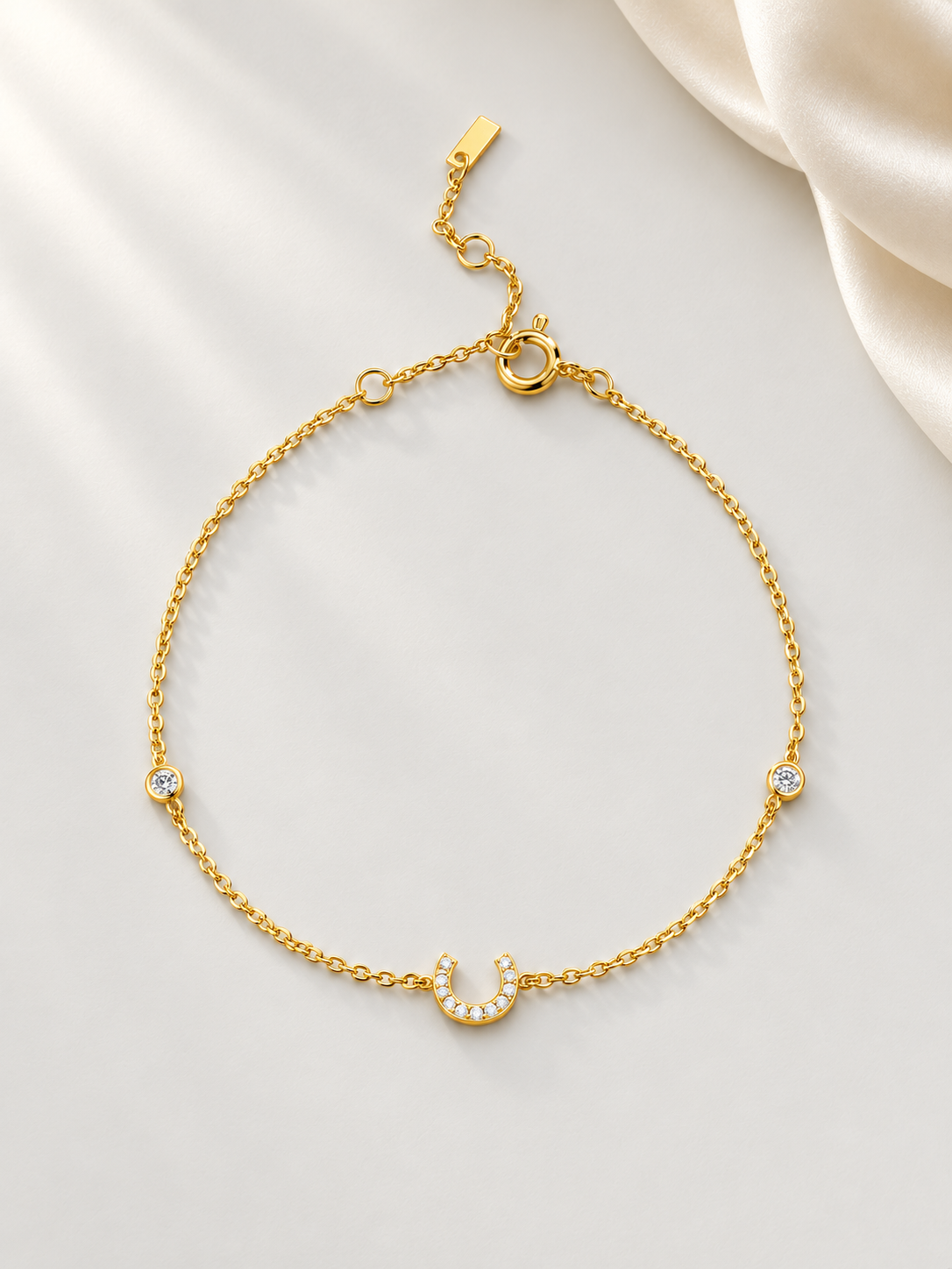 Brățară Initial Spark Gold cu Design Delicat și Litera C