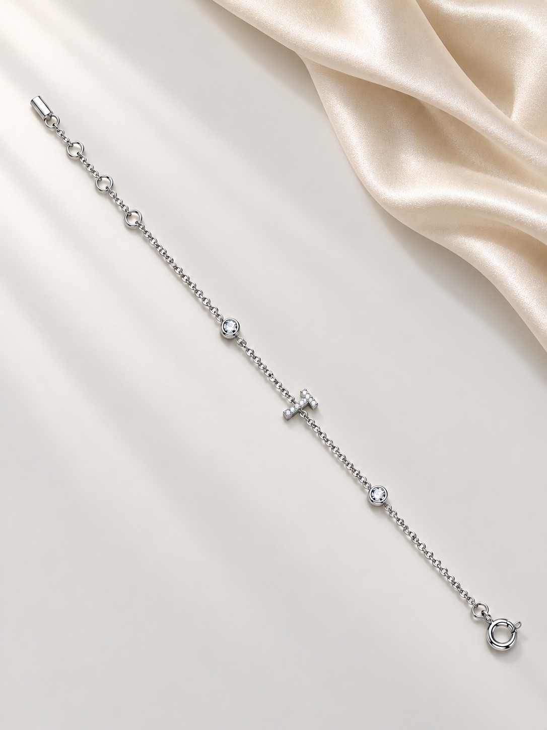 Brățară Initial Spark Silver cu Litera T și Design Geometric