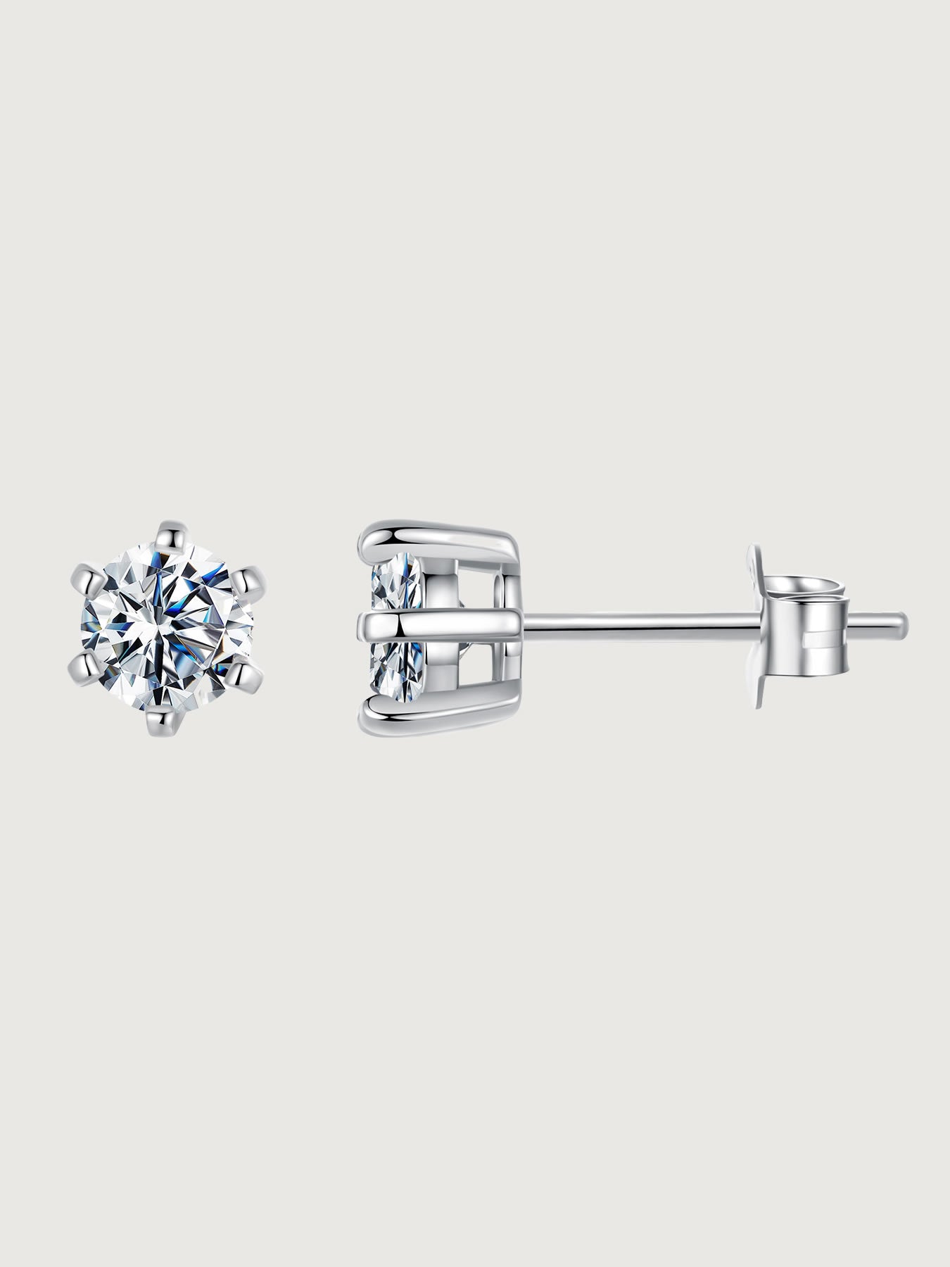 Cercei clasici din argint cu moissanite medium