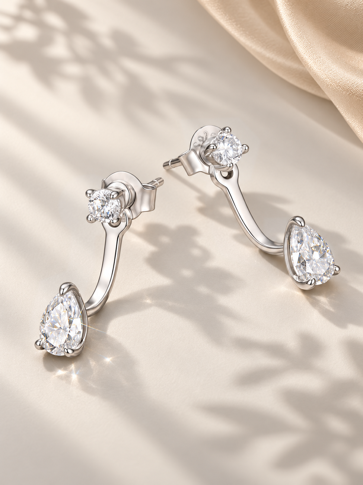 Cercei din Argint Luminous Drop cu Moissanite Pear
