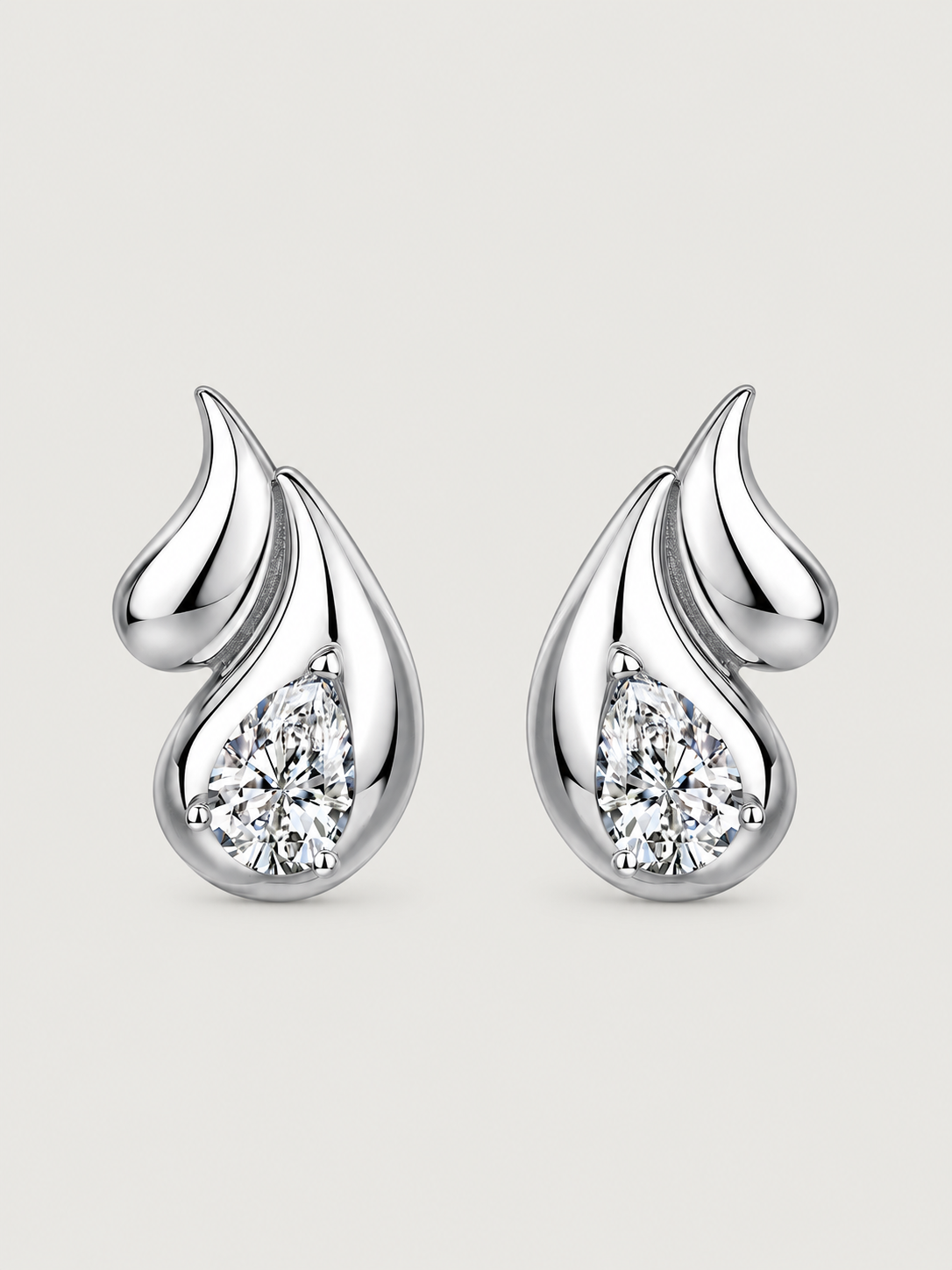 Cercei din Argint Moissanite Silver Flame Drop