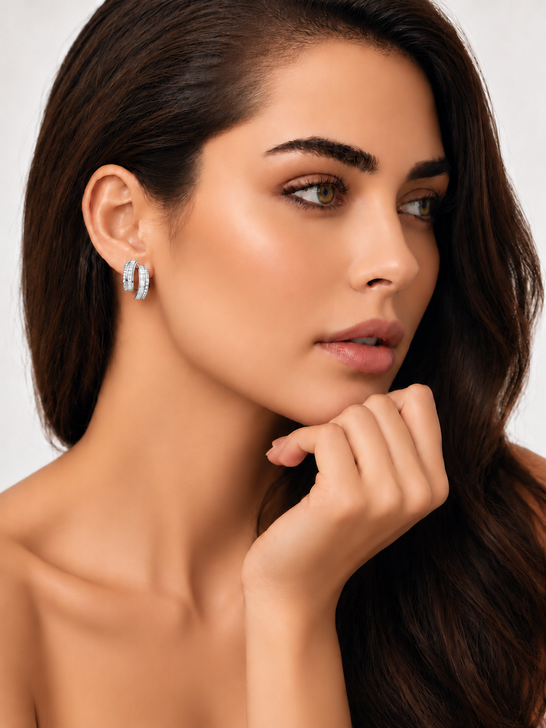 Cercei din Argint Moissanite Silver Luminous Layers pe model