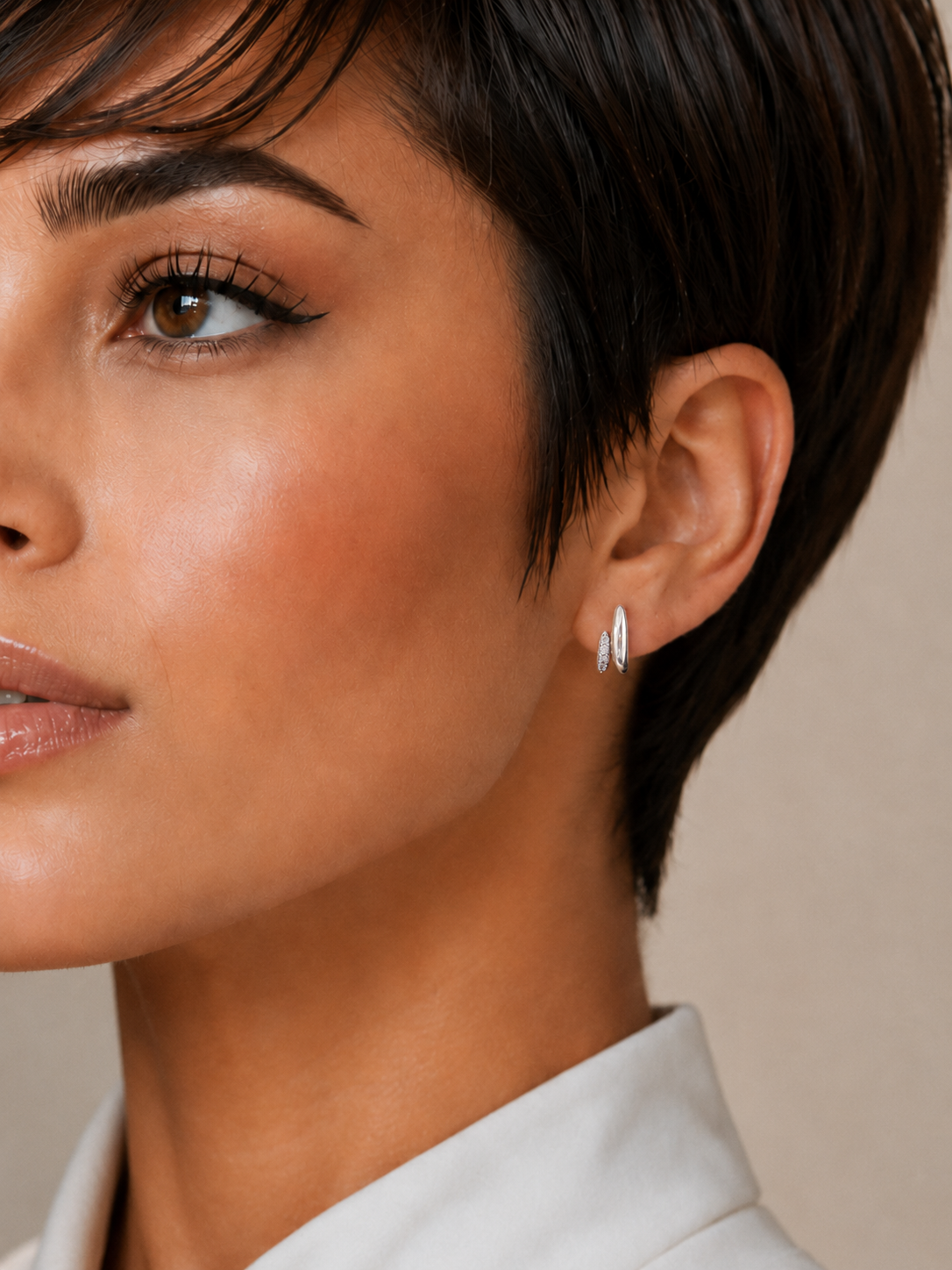 Cercei din Argint Orbit Duo cu zirconii 5A pe model