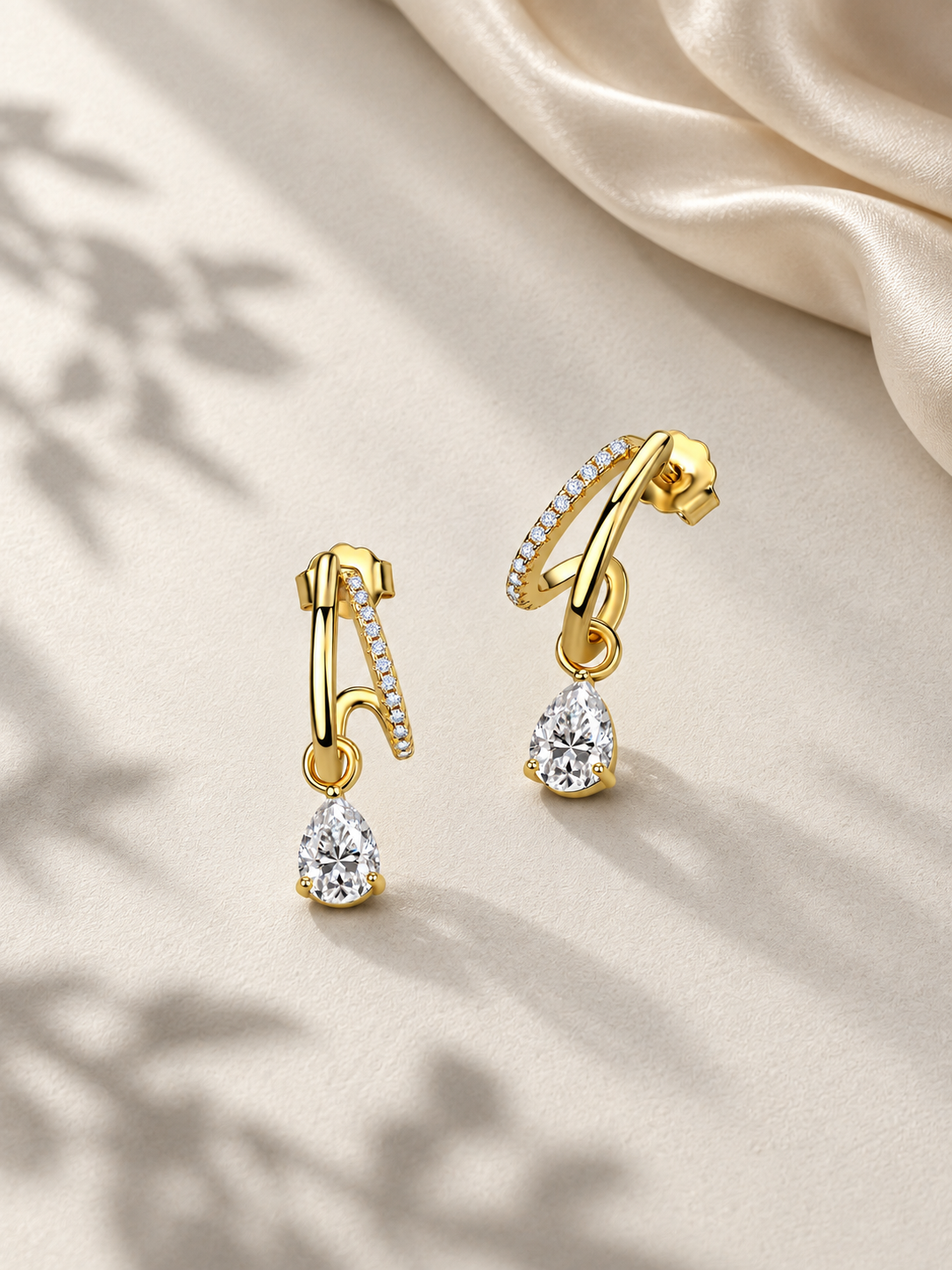 Cercei Gold cu Moissanite Pear 5 × 7 mm