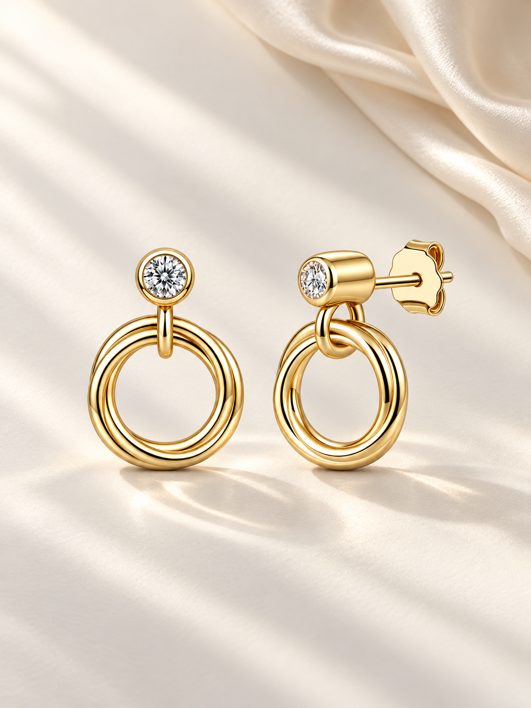 Cercei Gold Orbit cu Moissanite de 2,7 mm