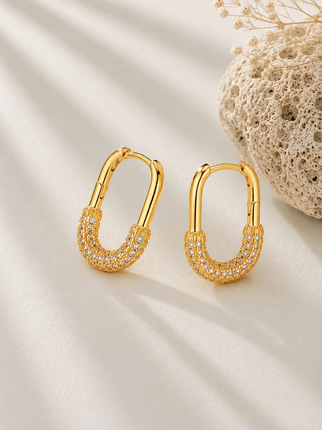 Cercei hoop aurii din argint 925 cu zirconii pavé