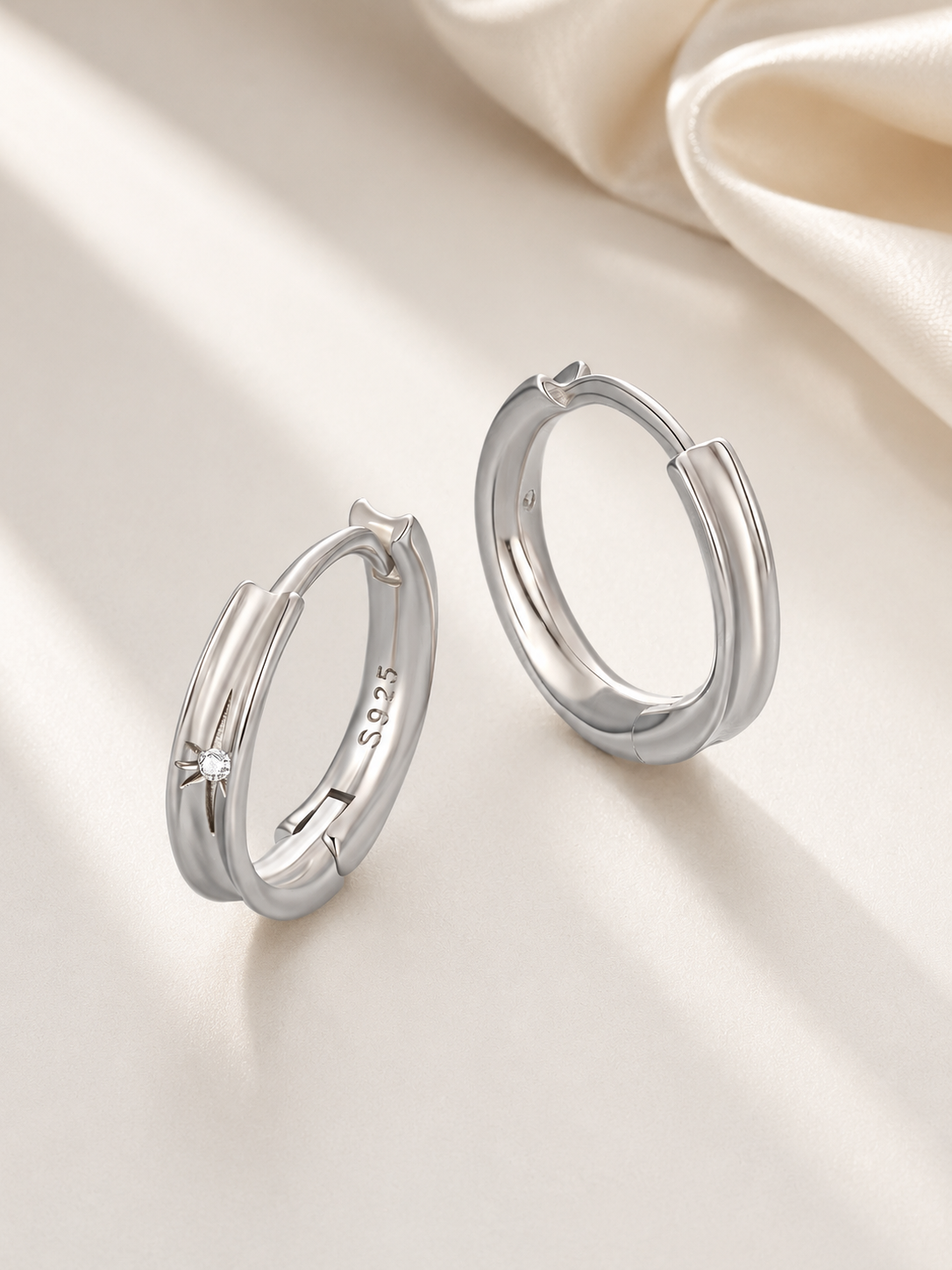 Cercei mici hoops din Argint 925 cu zirconiu 5A