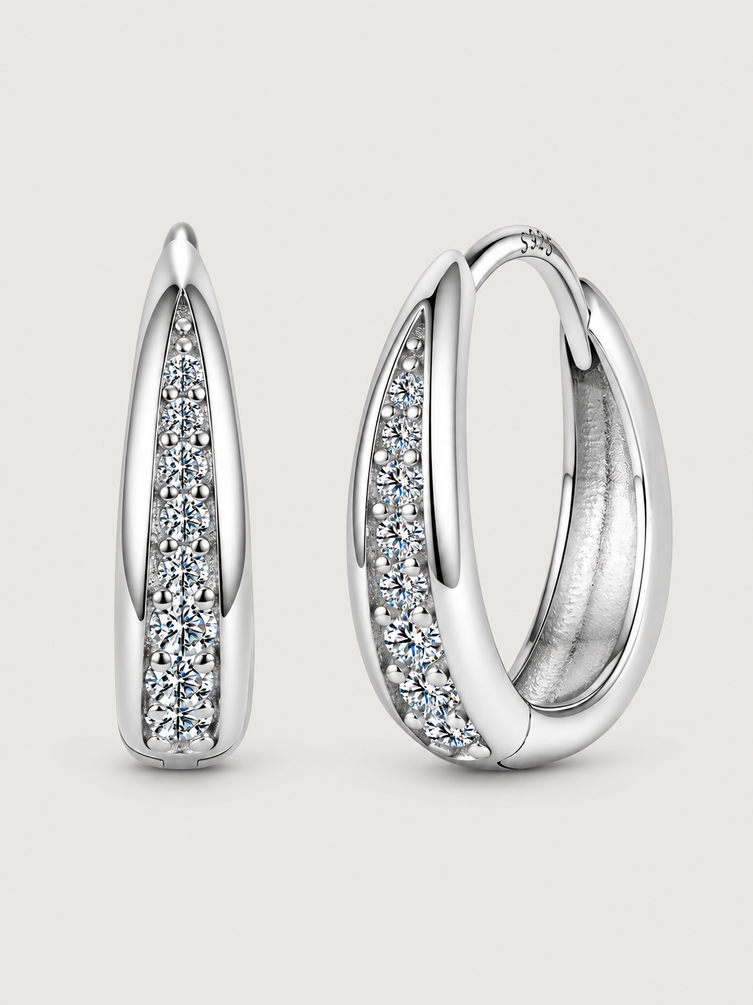 Cercei Radiant Hoops din argint 925 cu moissanite certificat GRA