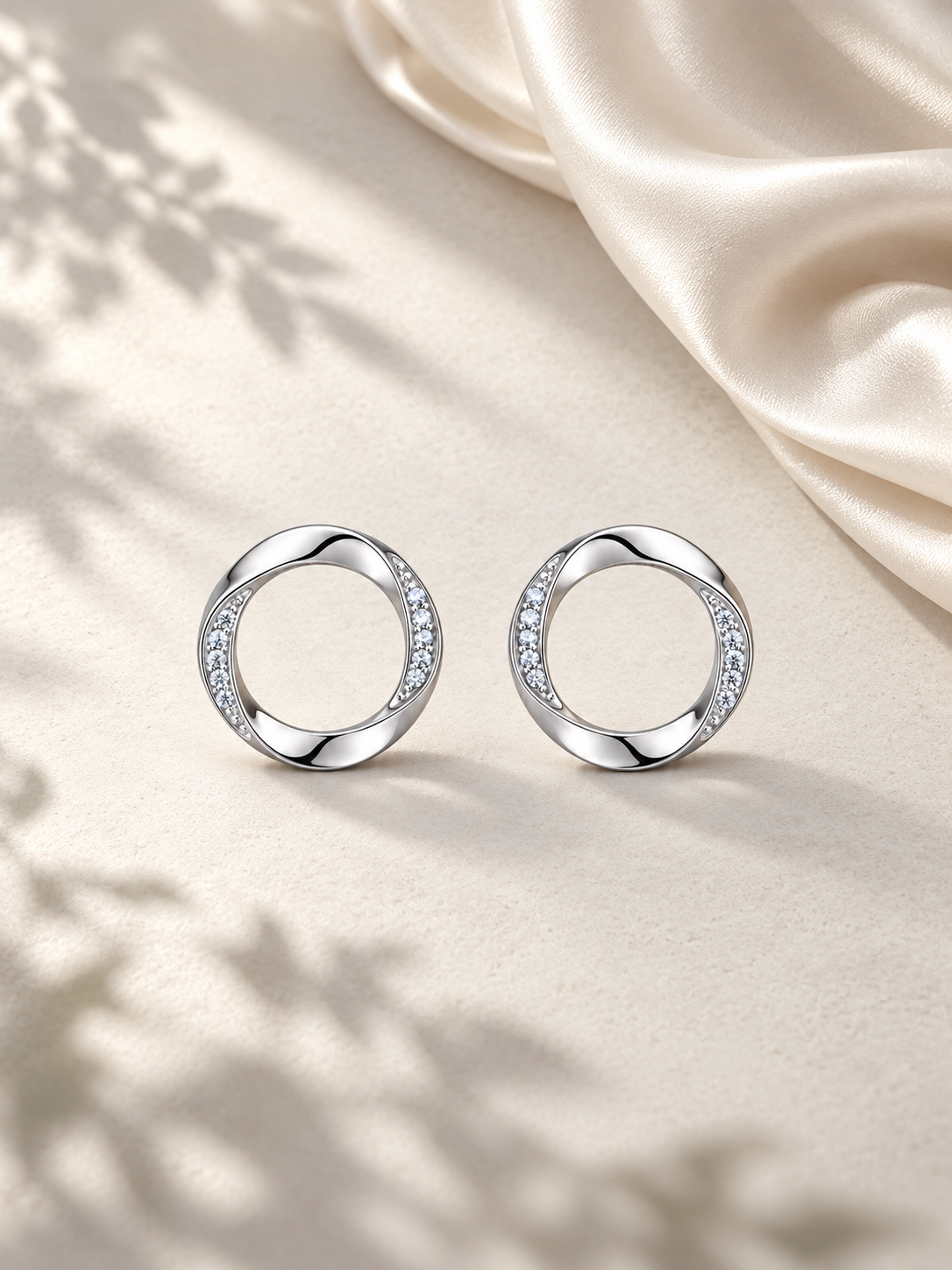 Cercei Silver Eternal Orbit cu Moissanite 6A