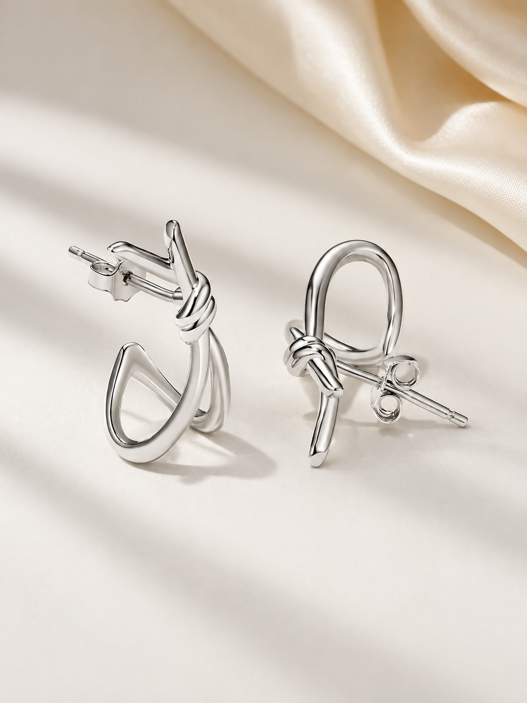 Cercei stud Sculpted Knot din Argint 925