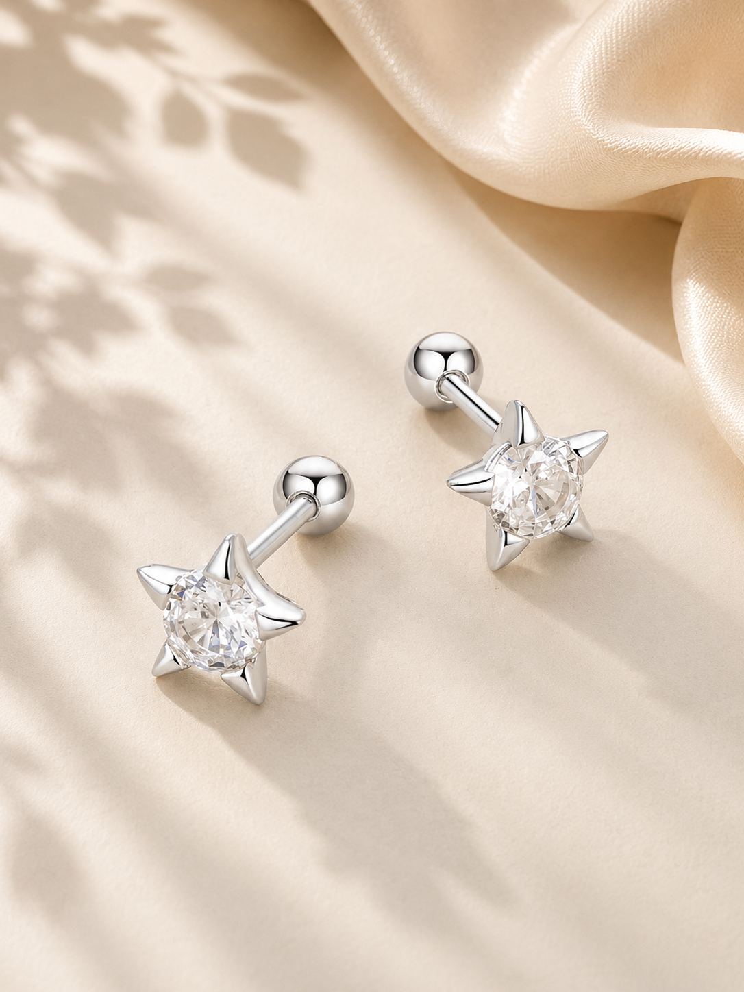 Cercei stud din argint cu design stea