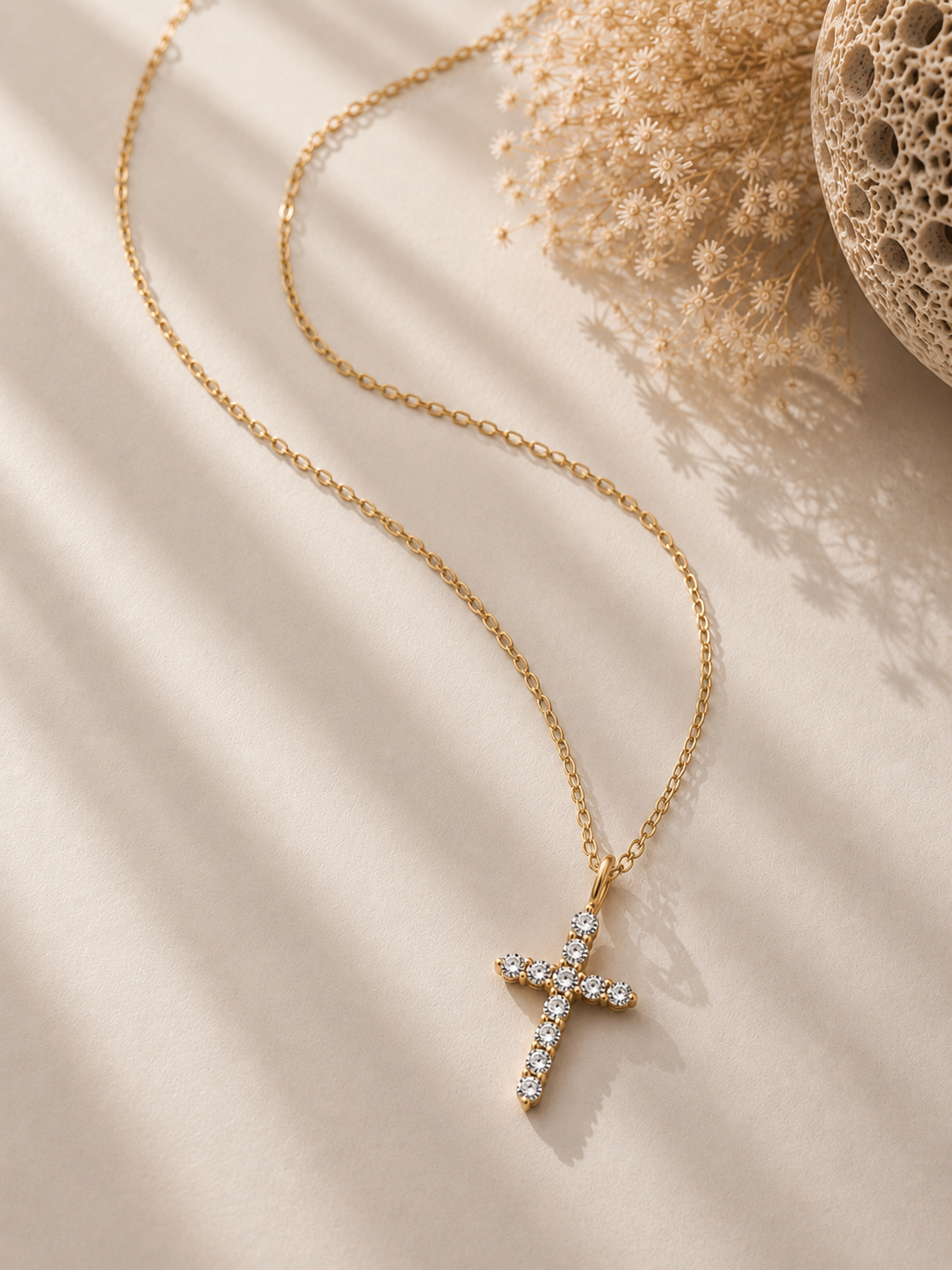 Colier din argint 925 placat cu aur cu pandantiv cruce și zirconiu Gold Radiant Cross editorial