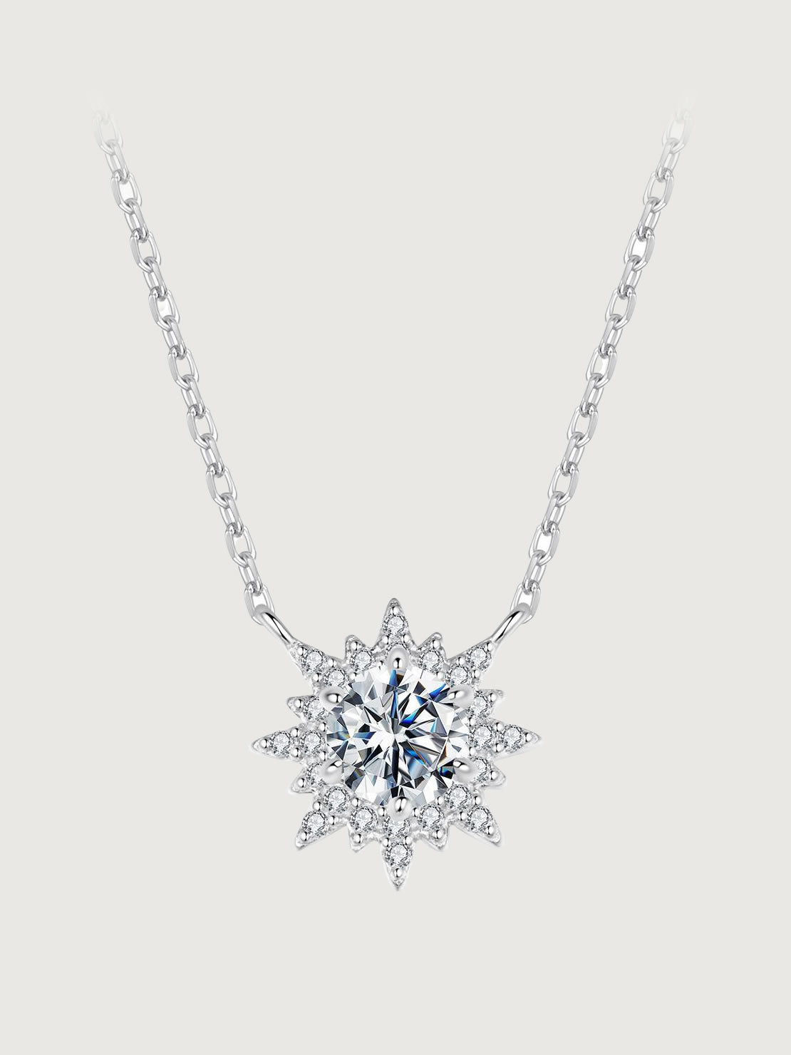 Colier din argint Moissanite Radiant Sunburst cu certificat GRA