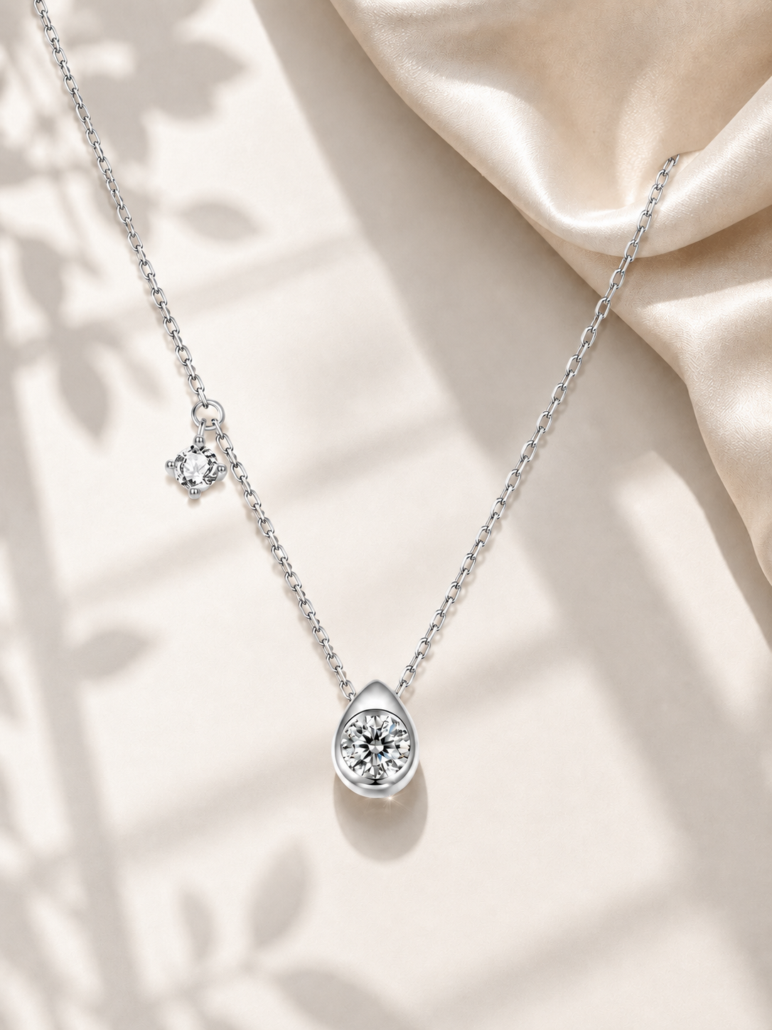 Colier argintiu cu moissanite de 0.5 ct