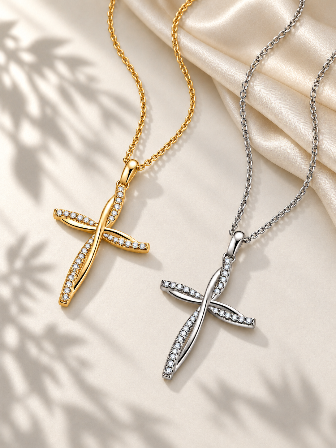 Colier Cruce Auriu si Argintiu cu Moissanite și Design Modern