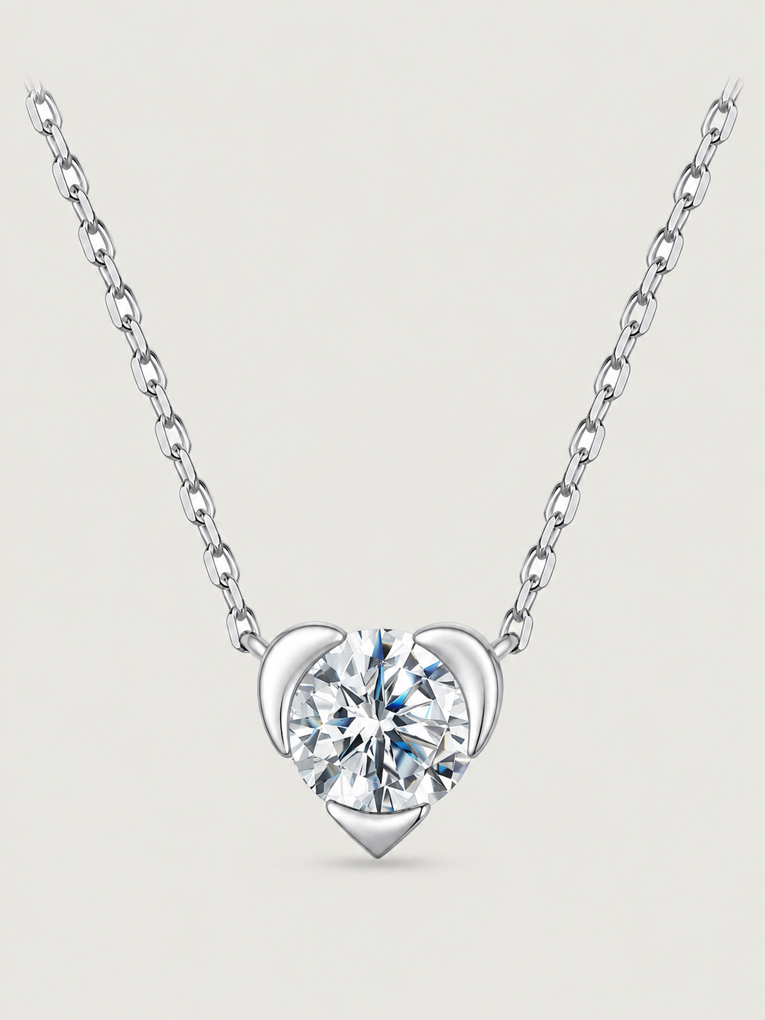Colier din Argint Moissanite Heart Embrace