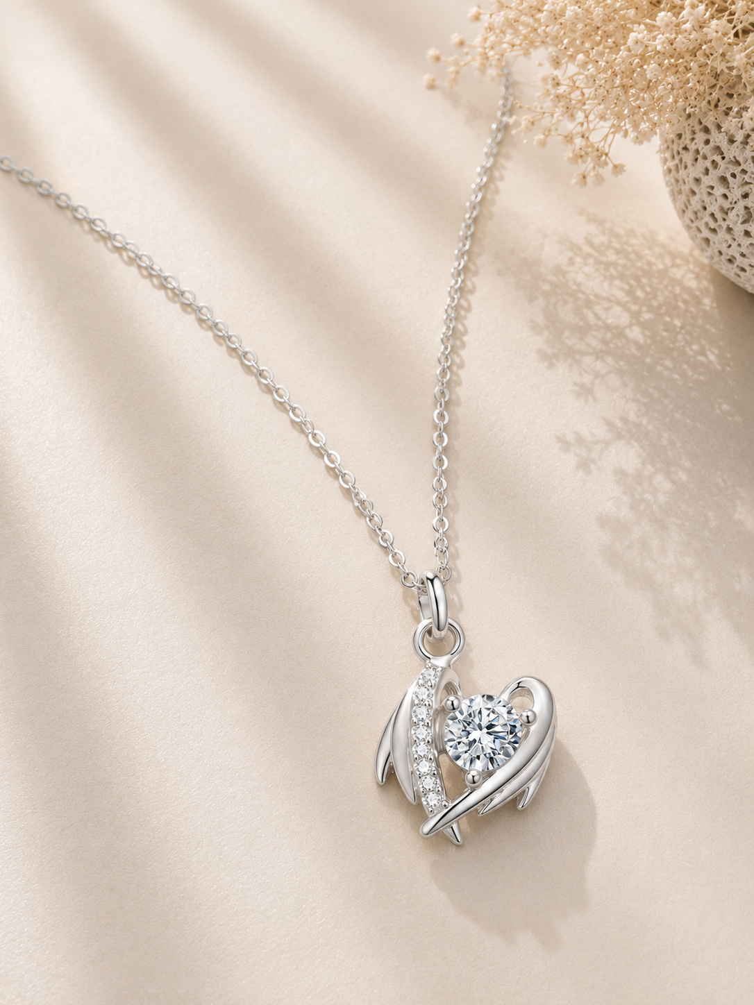 Colier elegant cu moissanite