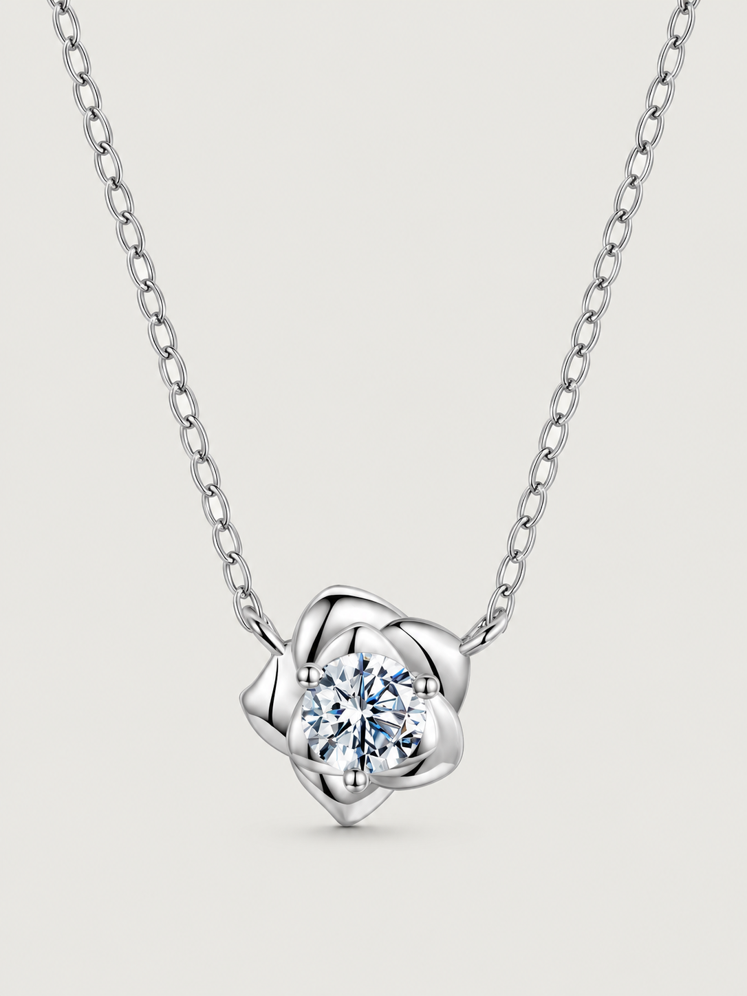 Colier din argint floare cu moissanite