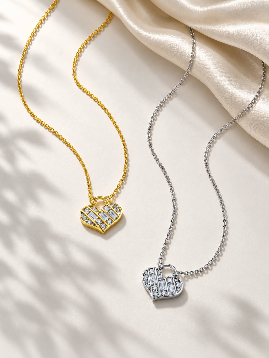 Colier Inimă Auriu si Argintiu cu Moissanite 0,6 CTW