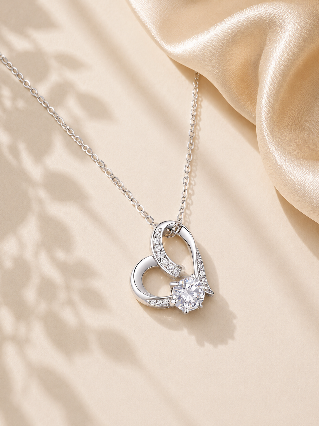 Colier lux argint inima cu moissanite