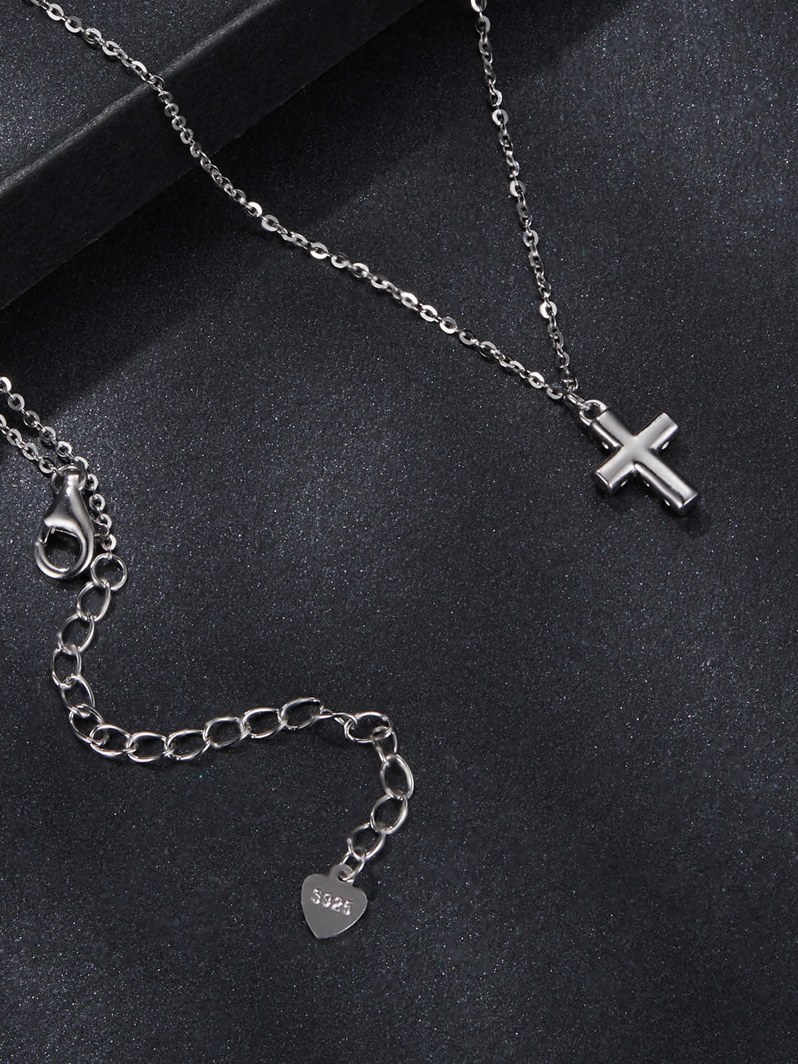 Colier lux argint cruce cu moissanite