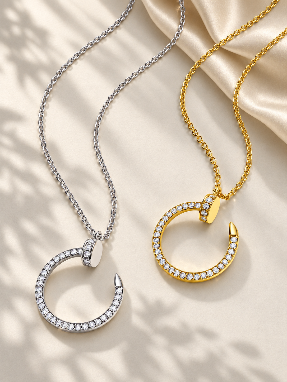 Colier Modern Nail Auriu si Argintiu cu Moissanite