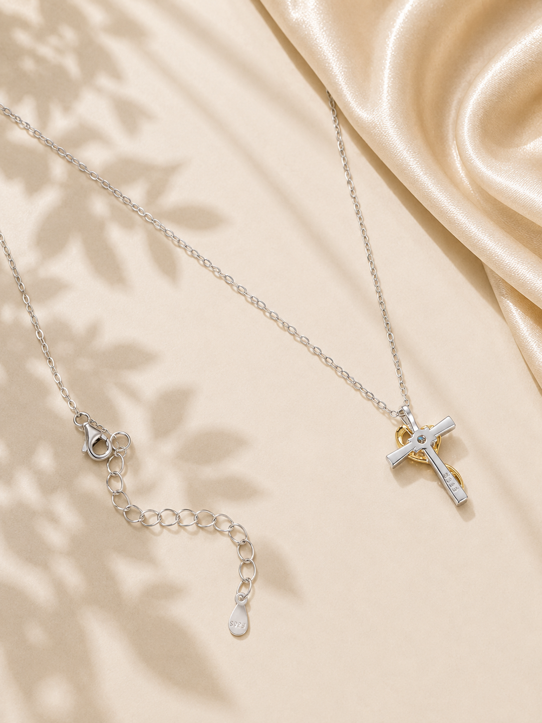 Colier elegant din argint cu moissanite certificat GRA de 0,2 ct