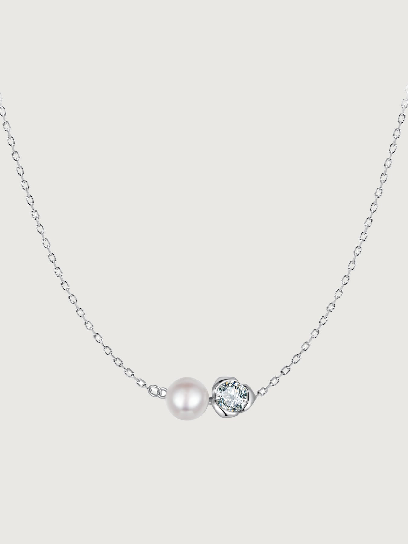 Colier din argint cu perlă și moissanite