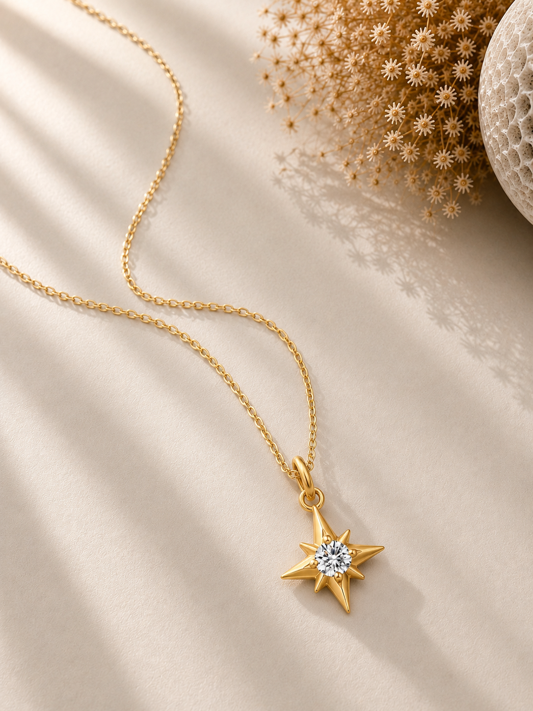 Colier stea din argint 925 aurit Gold Stellar North Star cu zirconiu central editorial