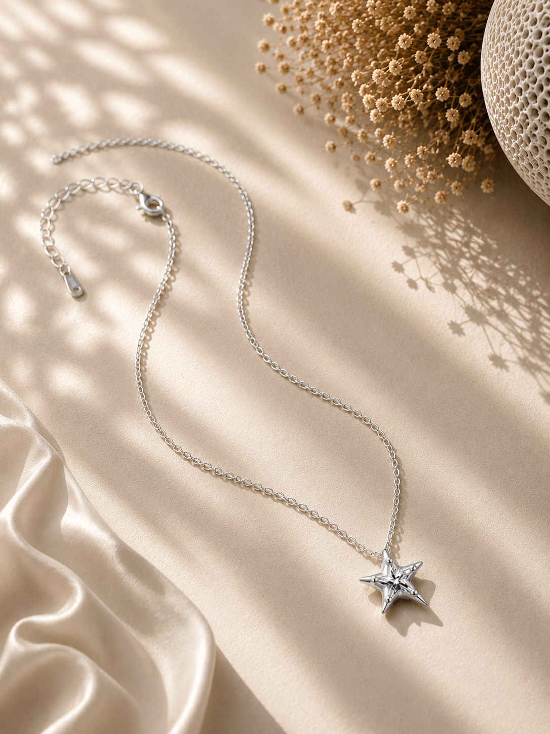 Colier stea din argint 925 Silver Starlit Charm lifestyle