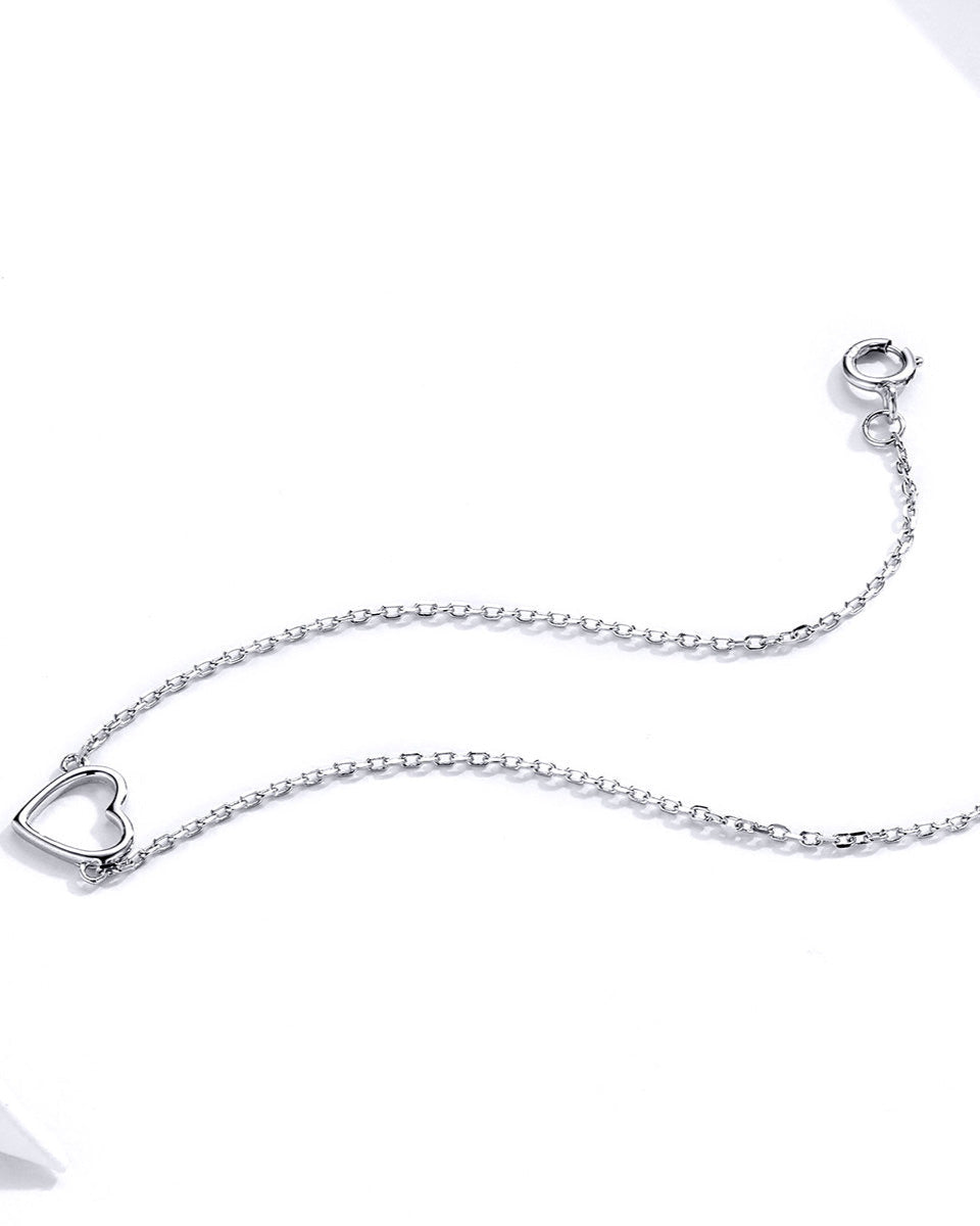 Detaliu lanț și închidere carabină brățară din argint