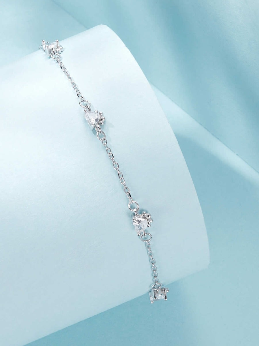 Detaliu lăbuțe cu zirconii 5A brățară din argint
