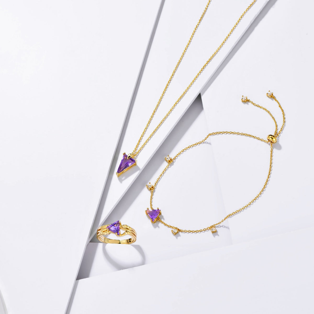 Pandantiv cu Lantisor din Argint Amethyst Elegance in Every Angle Auriu