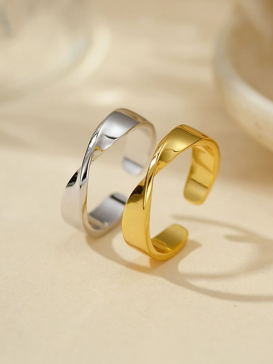 Inel din Argint Gold Twist of Elegance